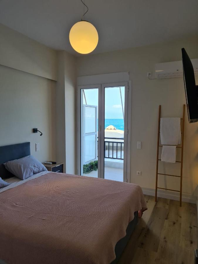 Grace Seaside Apartment ลูตรากี ภายนอก รูปภาพ