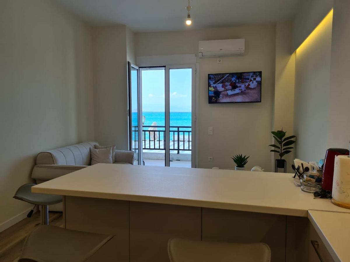 Grace Seaside Apartment ลูตรากี ภายนอก รูปภาพ