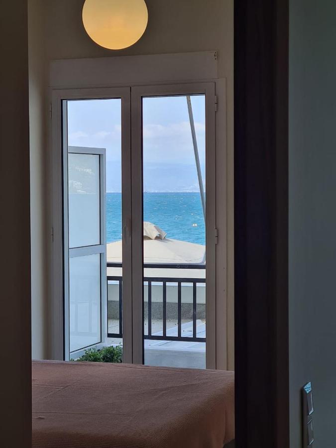 Grace Seaside Apartment ลูตรากี ภายนอก รูปภาพ