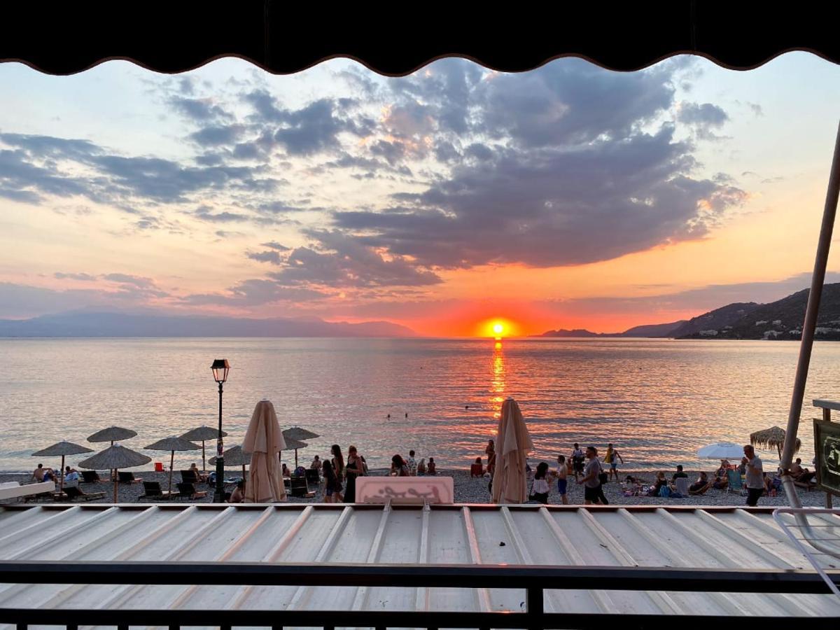 Grace Seaside Apartment ลูตรากี ภายนอก รูปภาพ