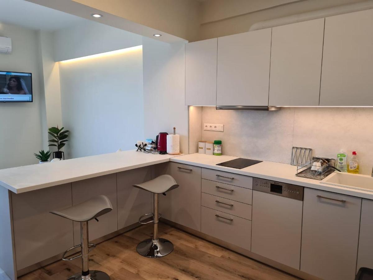 Grace Seaside Apartment ลูตรากี ภายนอก รูปภาพ