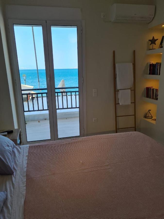 Grace Seaside Apartment ลูตรากี ภายนอก รูปภาพ