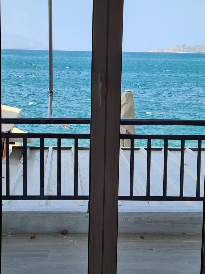 Grace Seaside Apartment ลูตรากี ภายนอก รูปภาพ